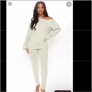 Get Into It Ribbed Legging Set - Sage